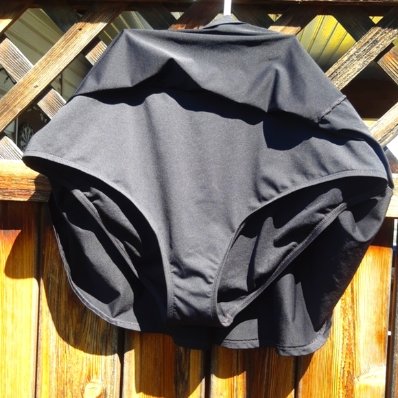 Pennington Black Highwaisted Swim skirt - Picture 4 of 9